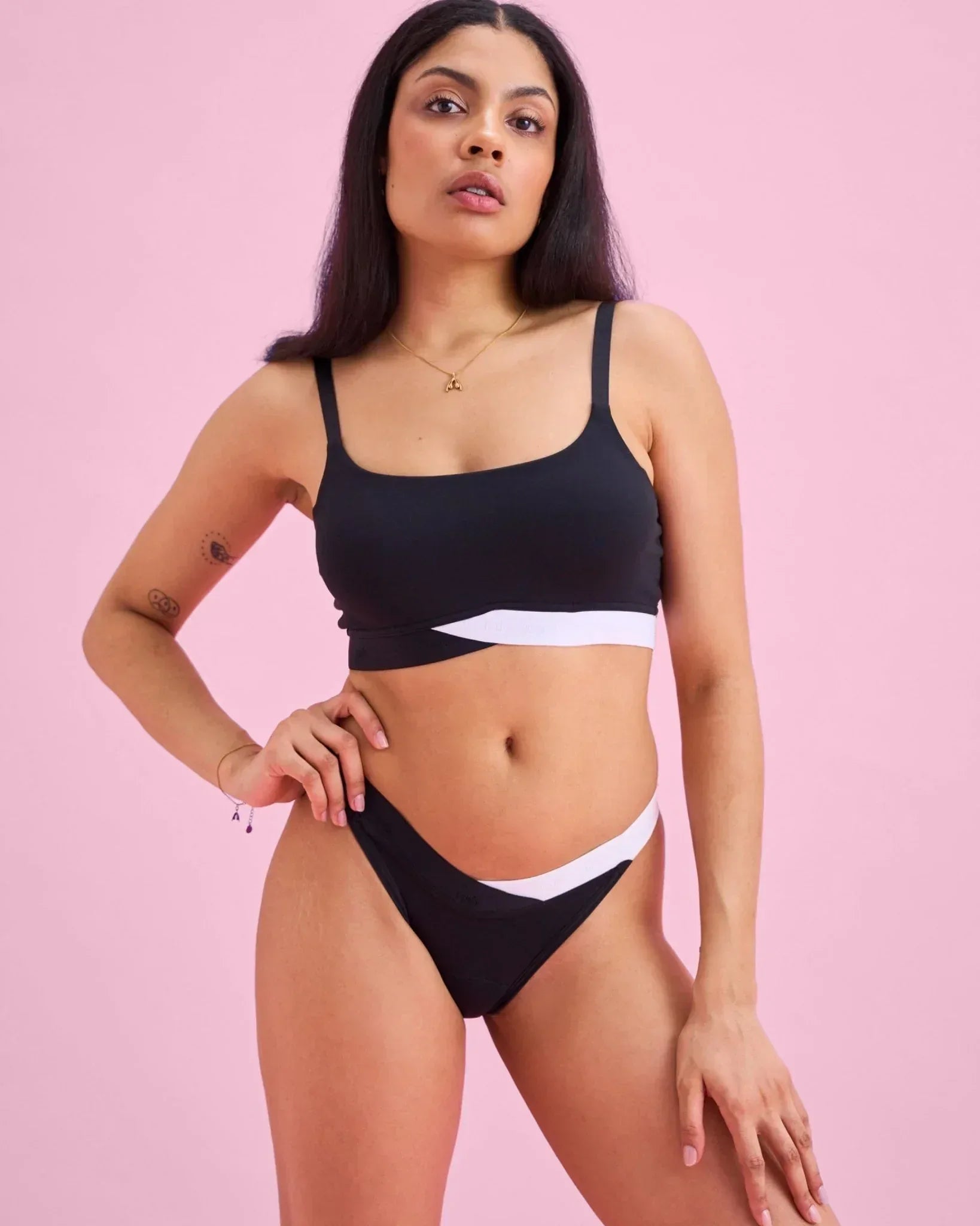 the-female-company-ultra-strong-slip-v-cut-black-white image 7