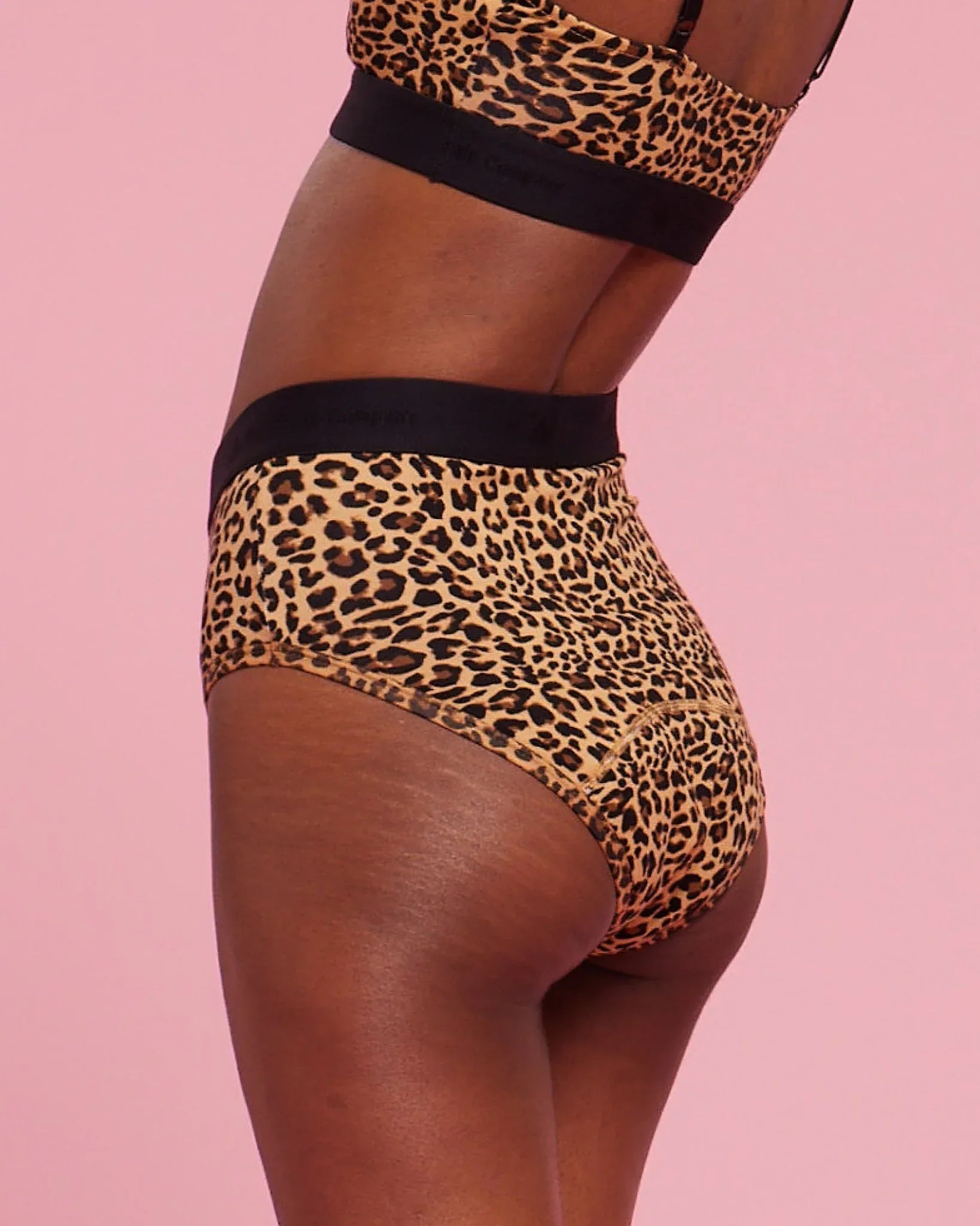 the-female-company-ultra-strong-high-waist-2-0-leo-periodenslip image 3