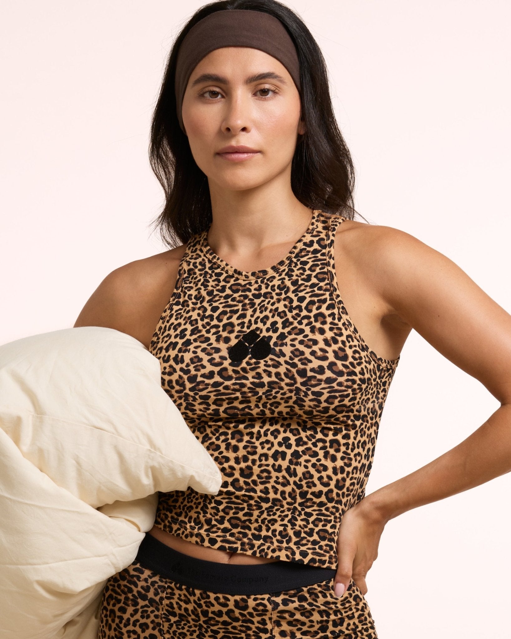 the-female-company-tanktop-sleep-bio-baumwolle-enganliegend-schwarz image 1