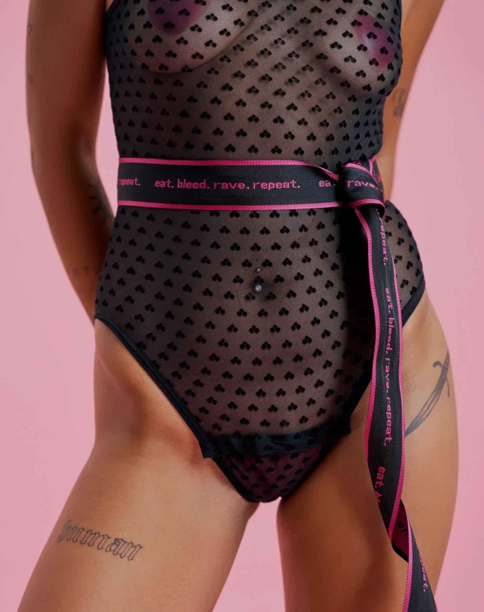 the-female-company-strong-body-perioden-body image 5