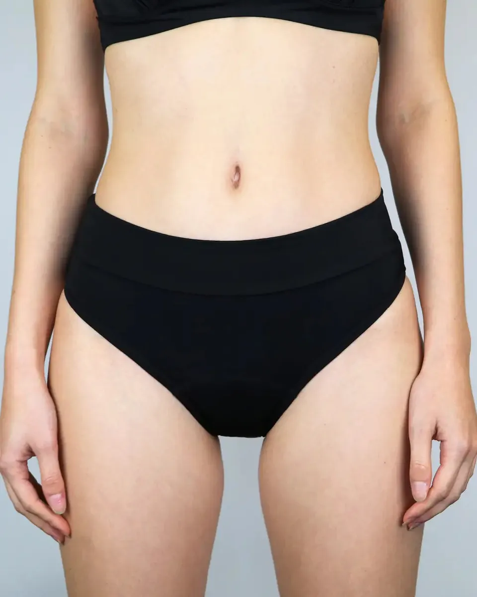mylily-perioden-bikini-hose-basic-slip-schwarz-perioden-bademode image 1