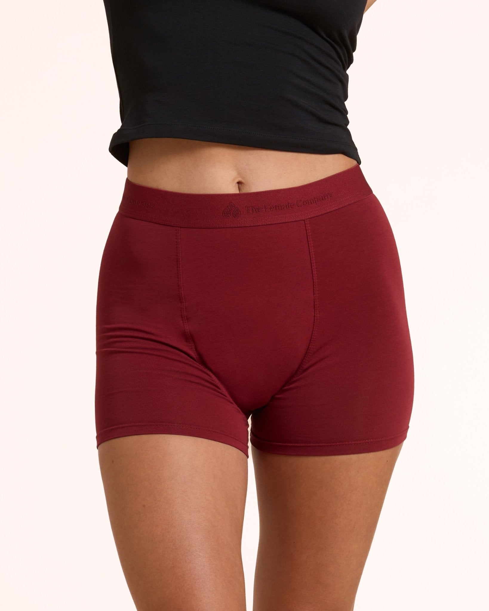 the-female-company-night-protect-period-shorts-ultra-strong-sleep-schwarz image 5