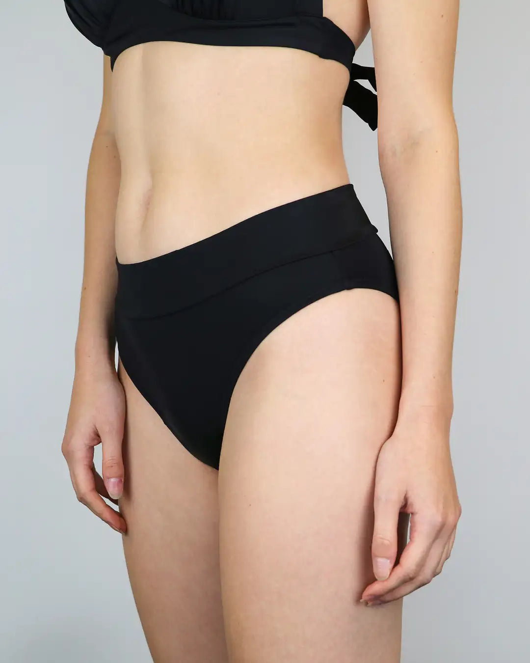 mylily-perioden-bikini-hose-basic-slip-schwarz-perioden-bademode image 3