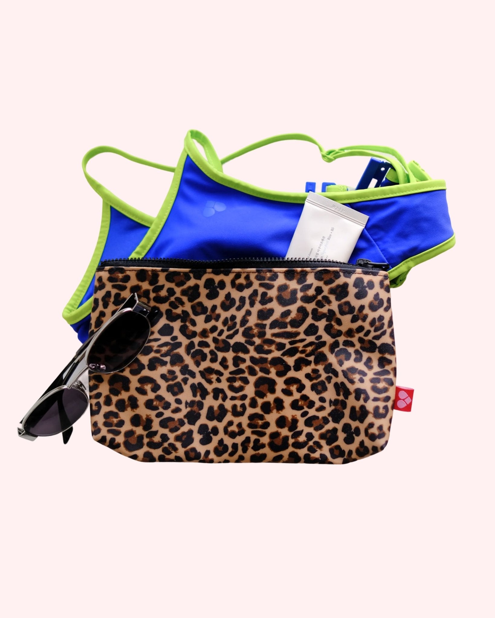 the-female-company-zip-bag-wetbag-f-r-period-pantys image 2