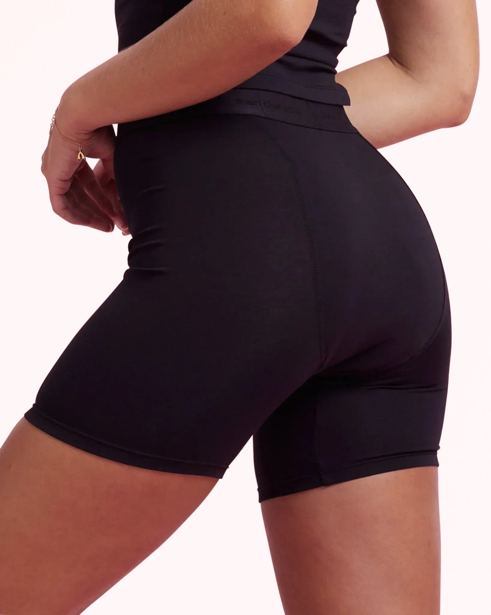 the-female-company-sleep-long-shorts-extra-strong-periodenslip-schwarz image 5