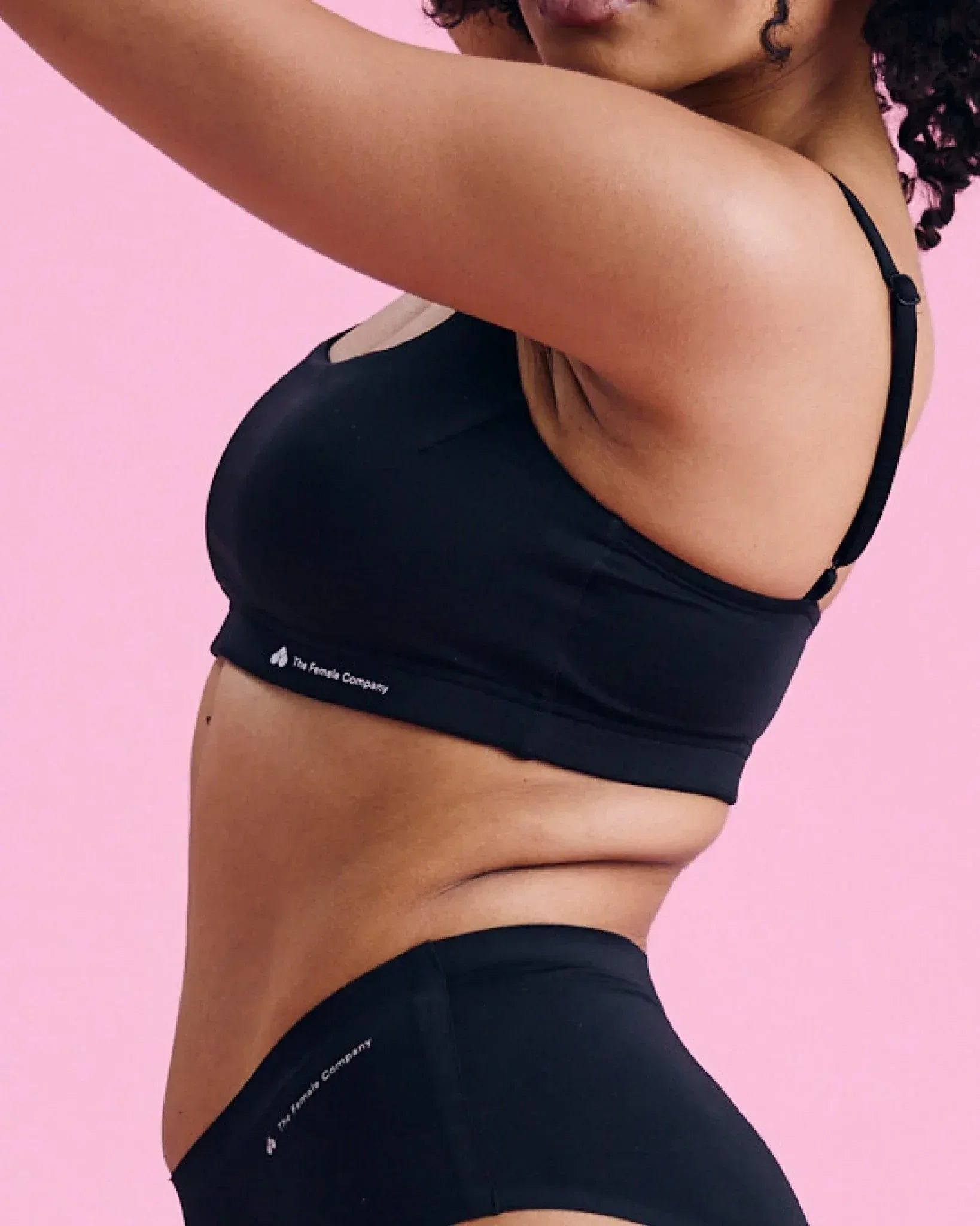 the-female-company-bralette-seamless-schwarz image 3