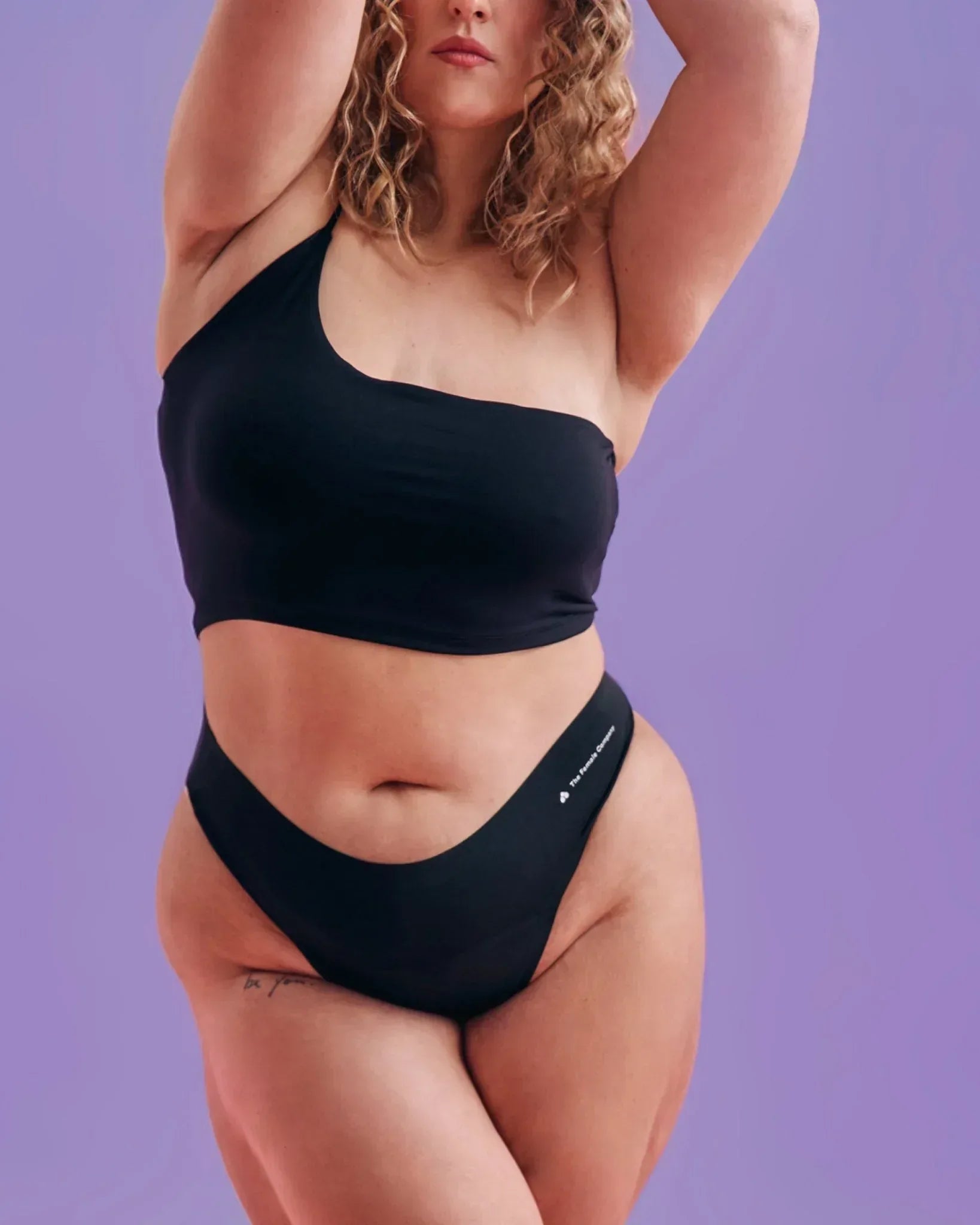 the-female-company-light-daysics-tanga-seamless-ausfluss-slip image 5