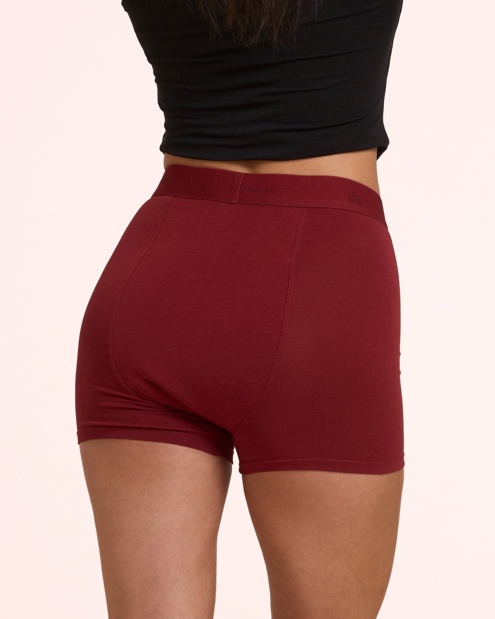 the-female-company-night-protect-period-shorts-ultra-strong-sleep-schwarz image 6