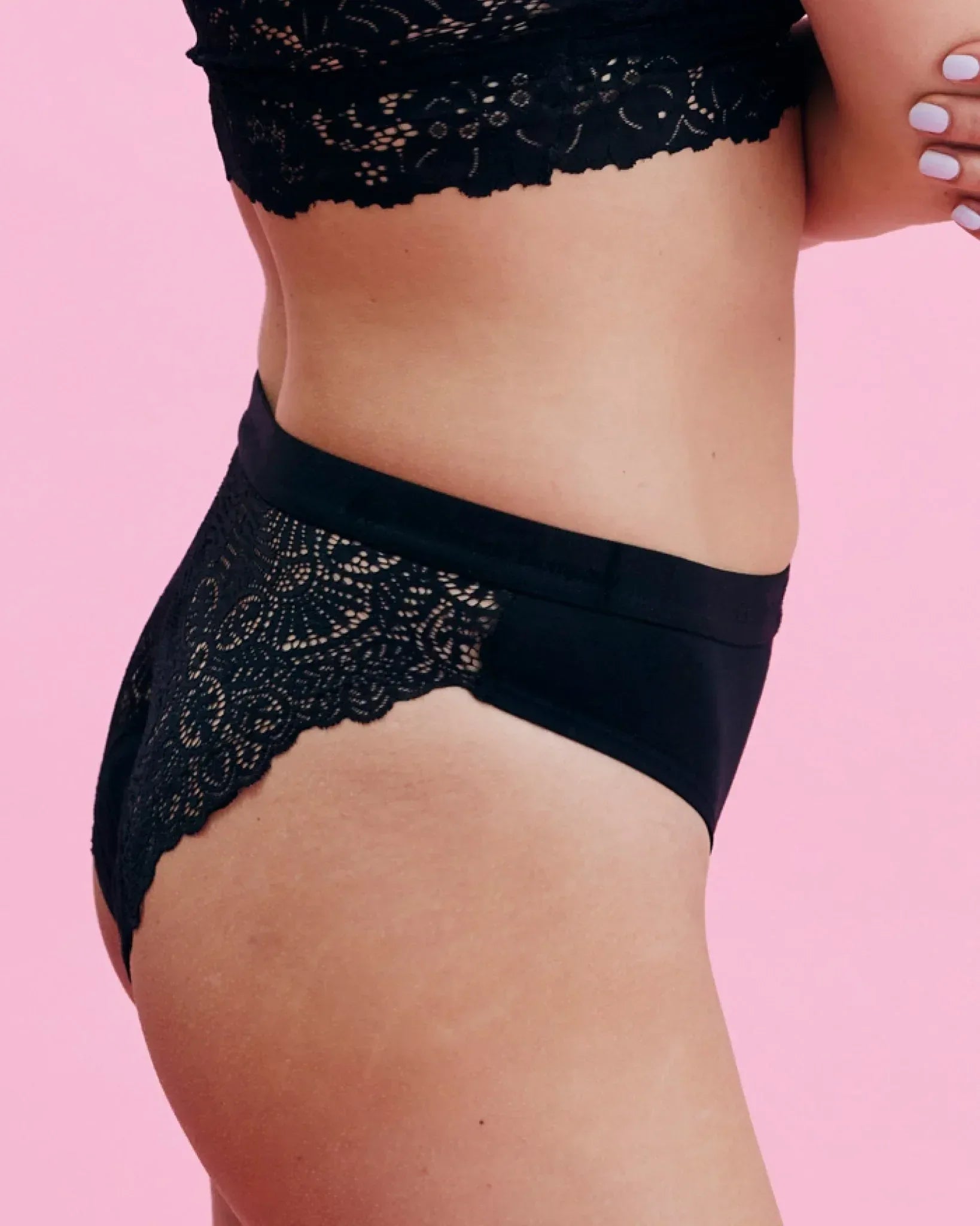 the-female-company-ultra-strong-slip-lace-black-spitzen-periodenslip image 3