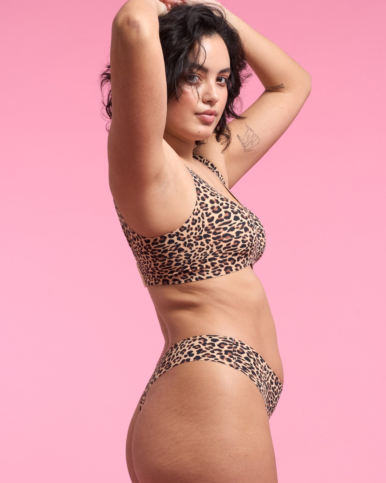the-female-company-seamless-comfort-set-tanga-bralette-2 image 7