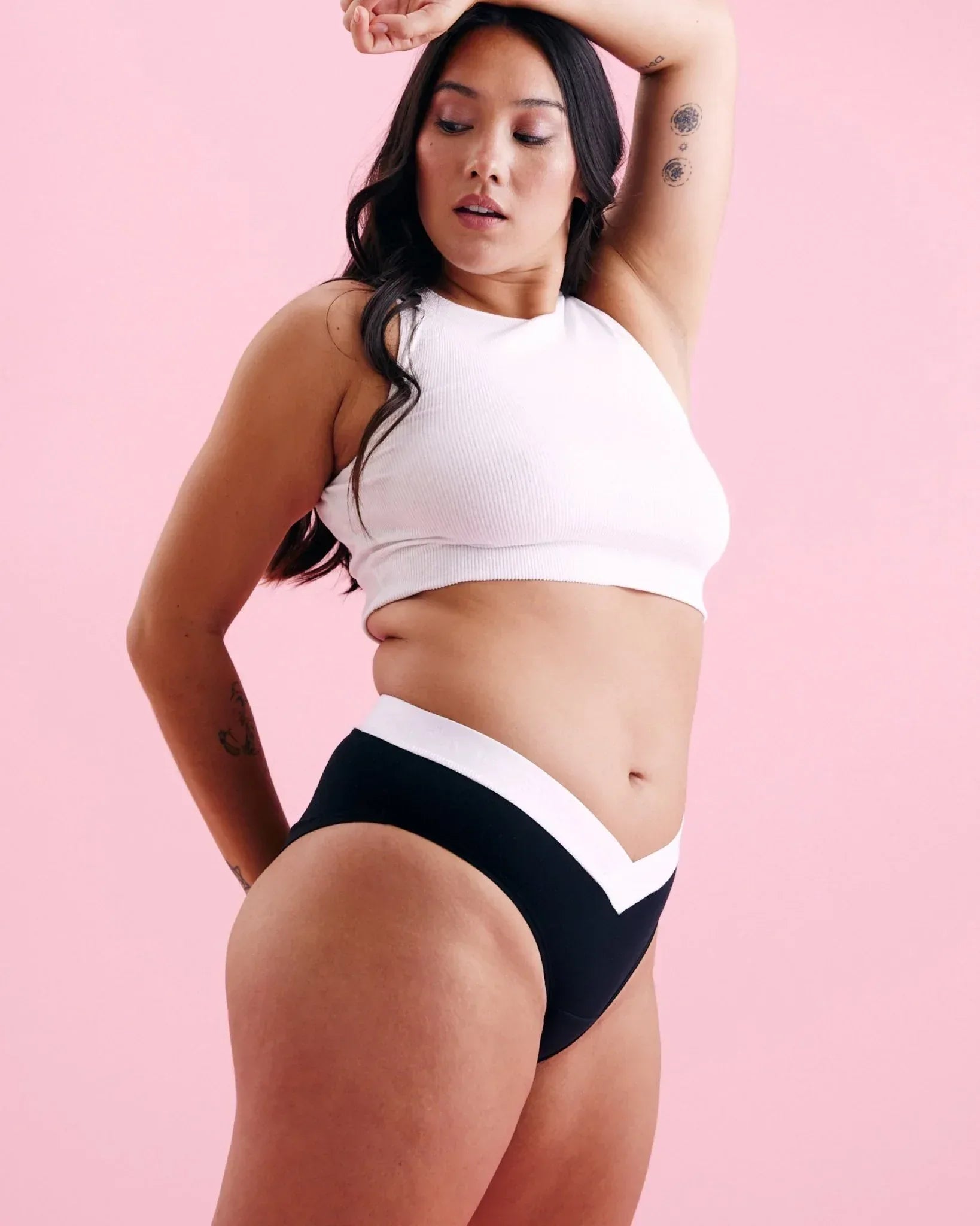 the-female-company-ultra-strong-slip-v-cut-schwarz-periodenslip image 3