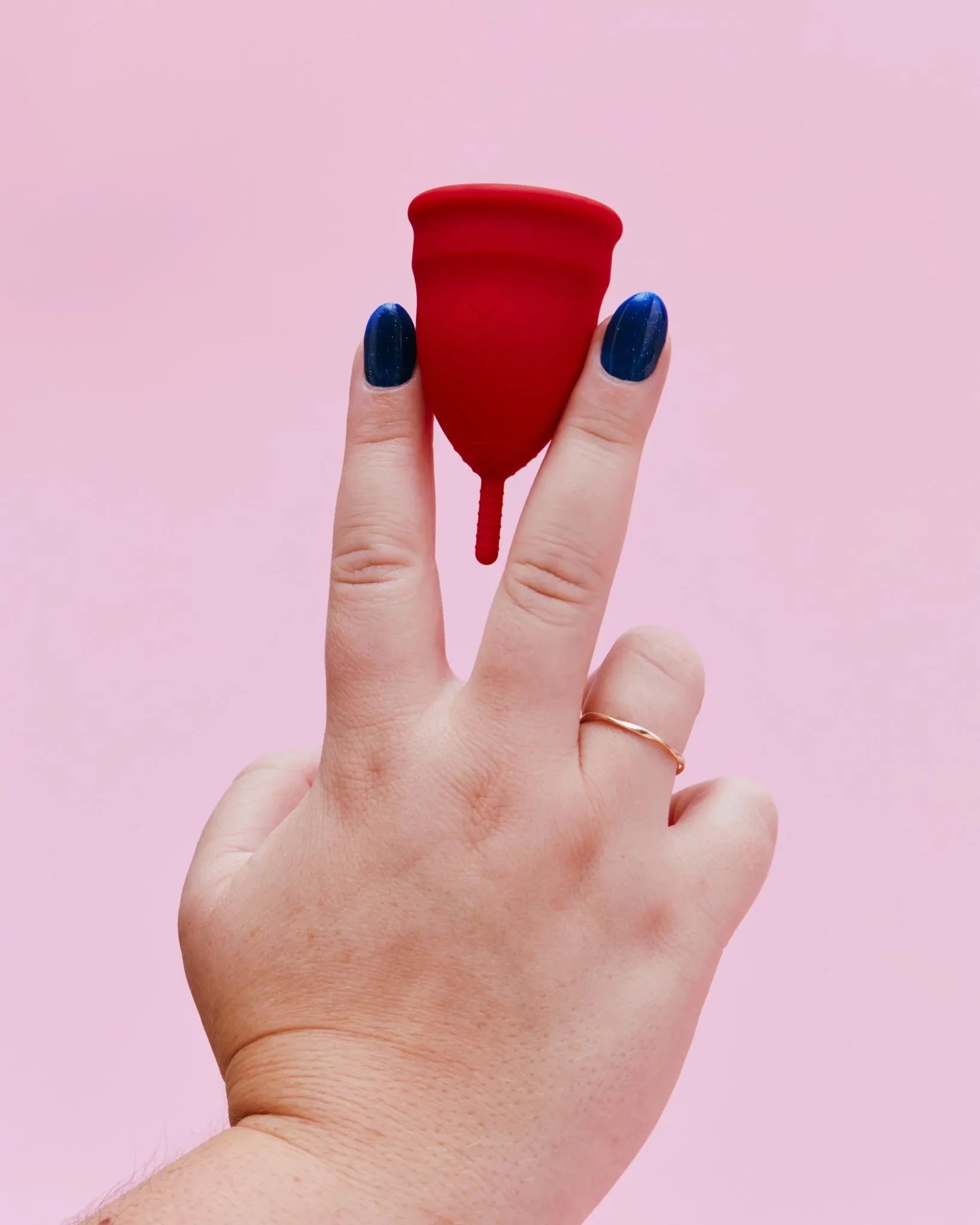 the-female-company-menstruationstasse-medizinisches-silikon image 3