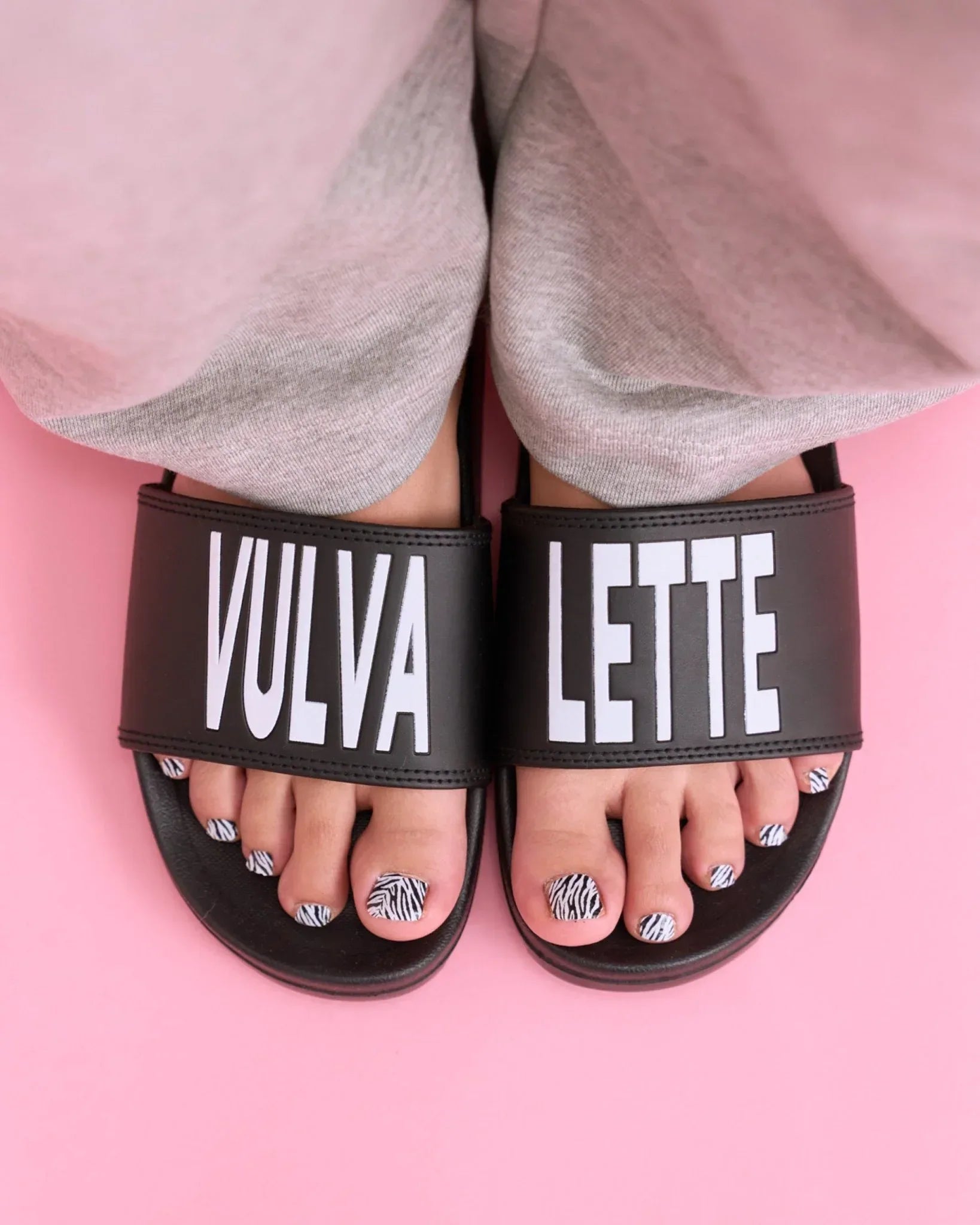 the-female-company-vulvaletten-black-wetbag-zubeh-r image 4