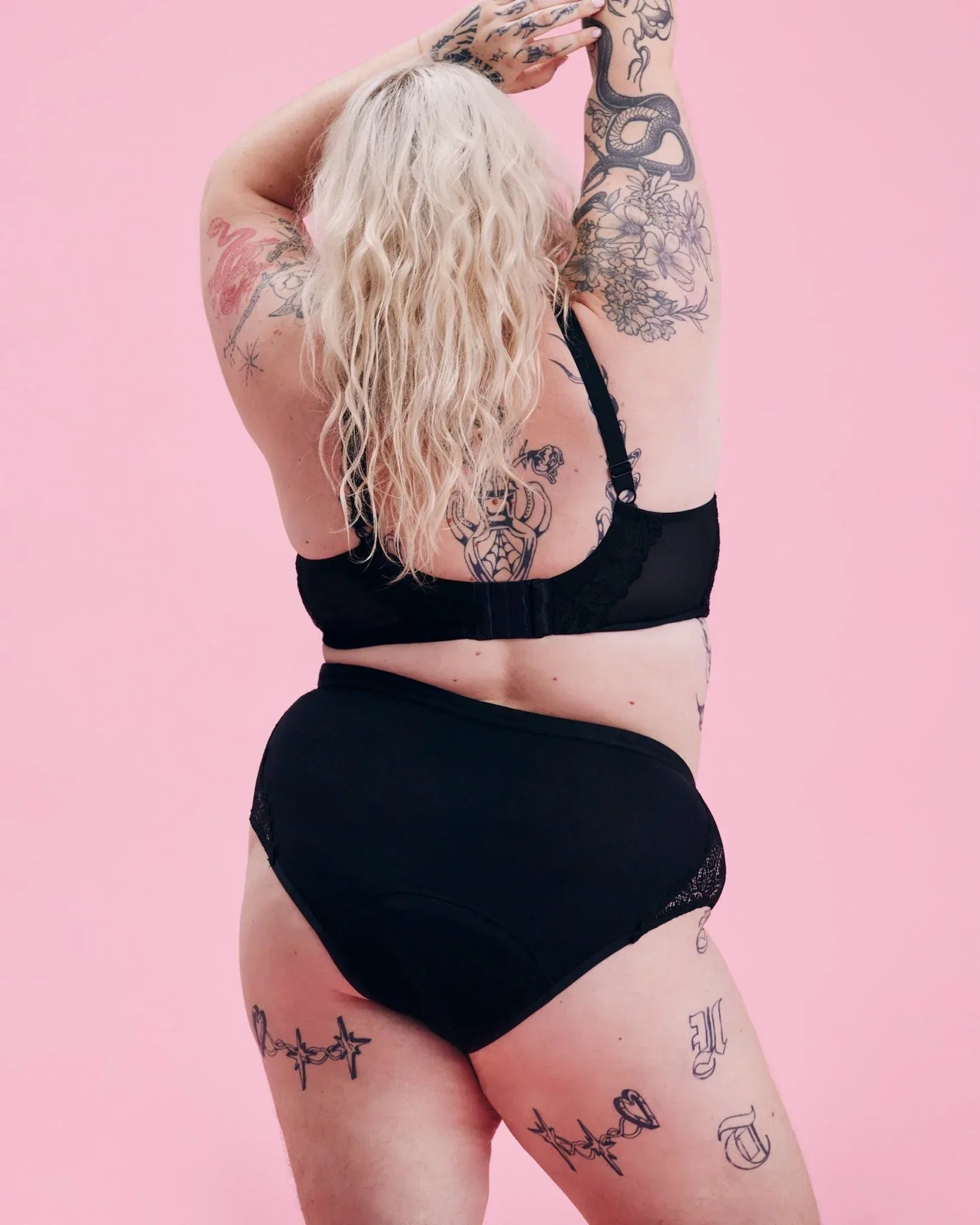 the-female-company-extra-strong-high-waist-lace-perioden-slip-schwarz image 7