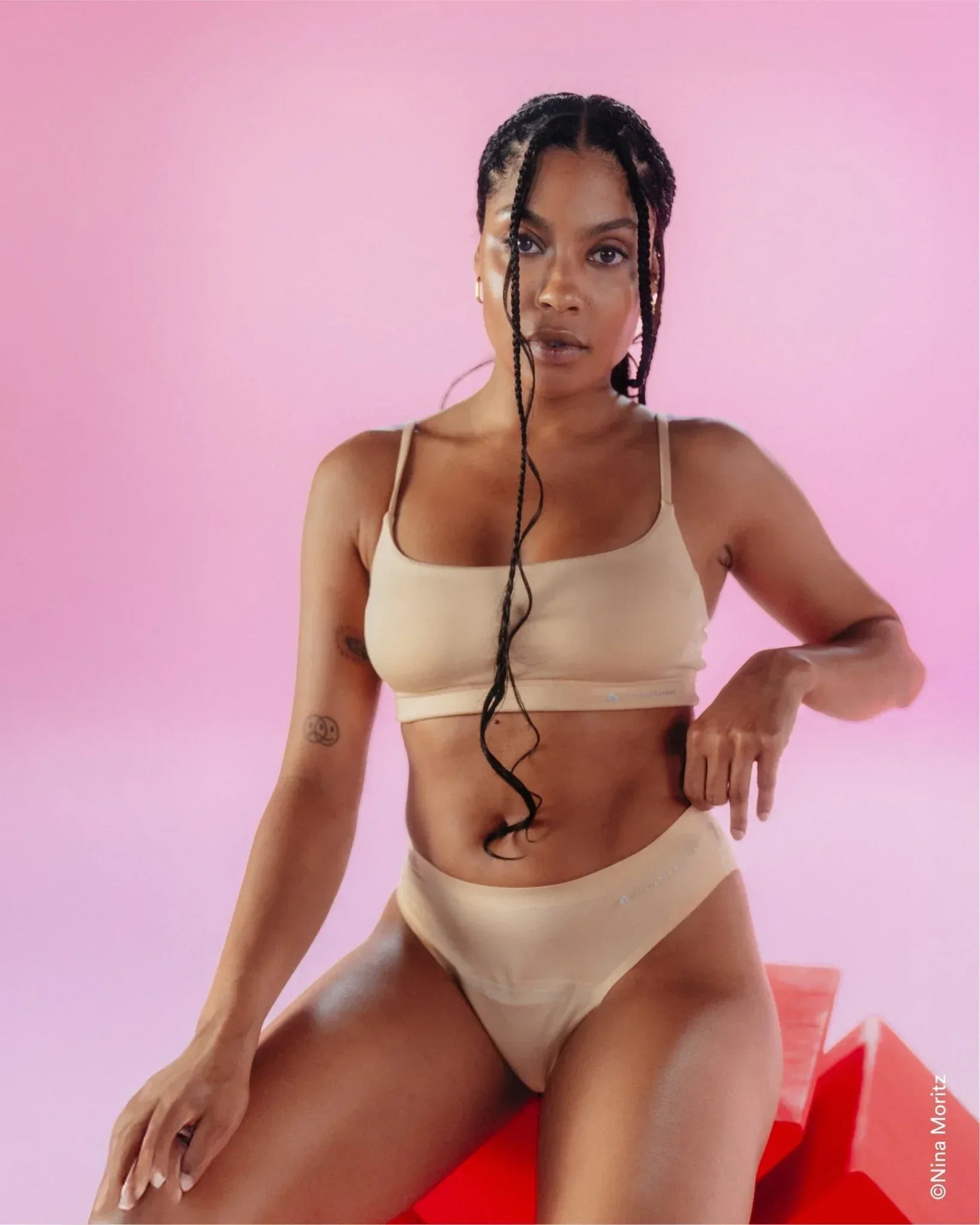 the-female-company-set-seamless-thong-period-panty-seamless-bralette image 2