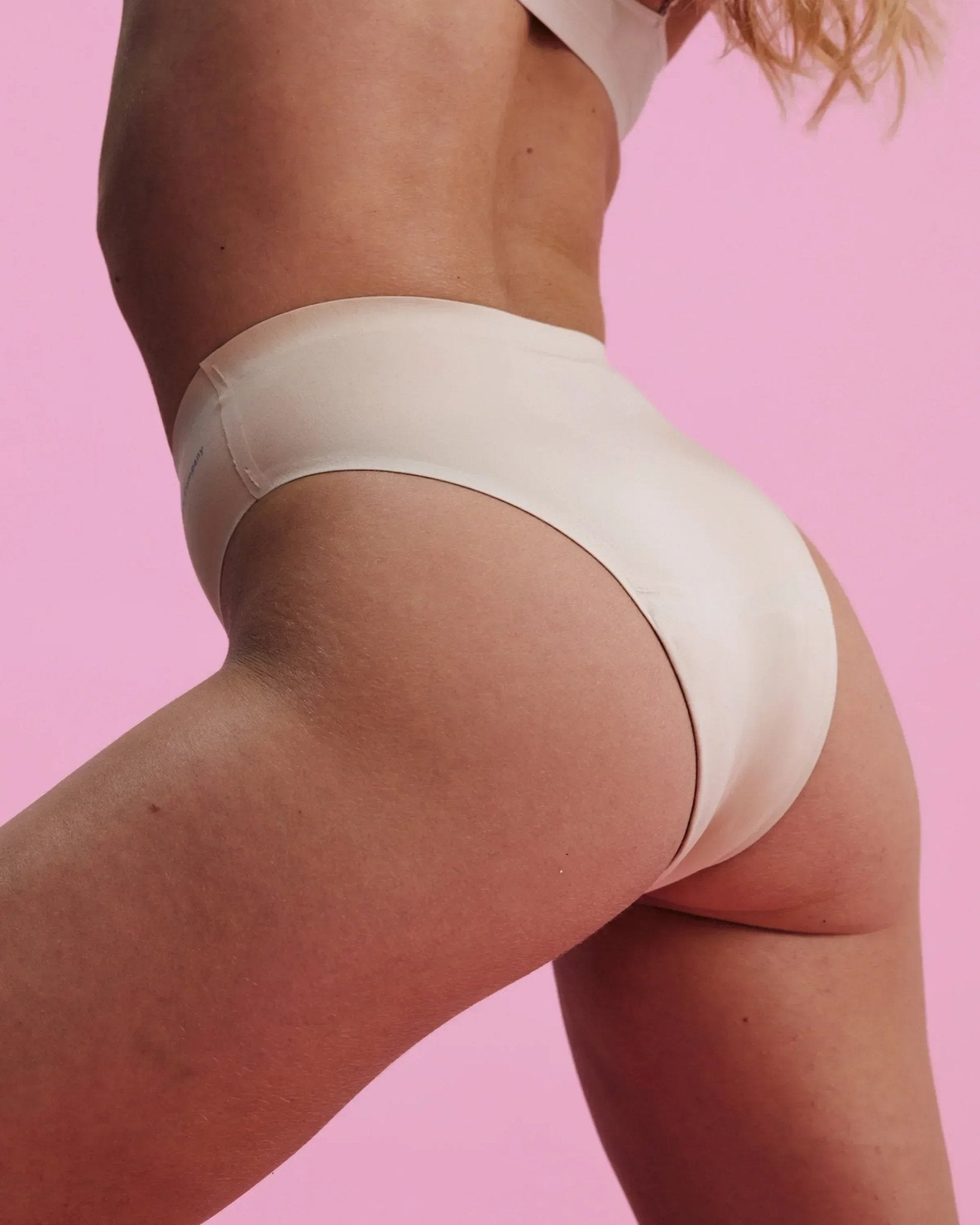 the-female-company-extra-strong-slip-seamless-1-0-sand image 2
