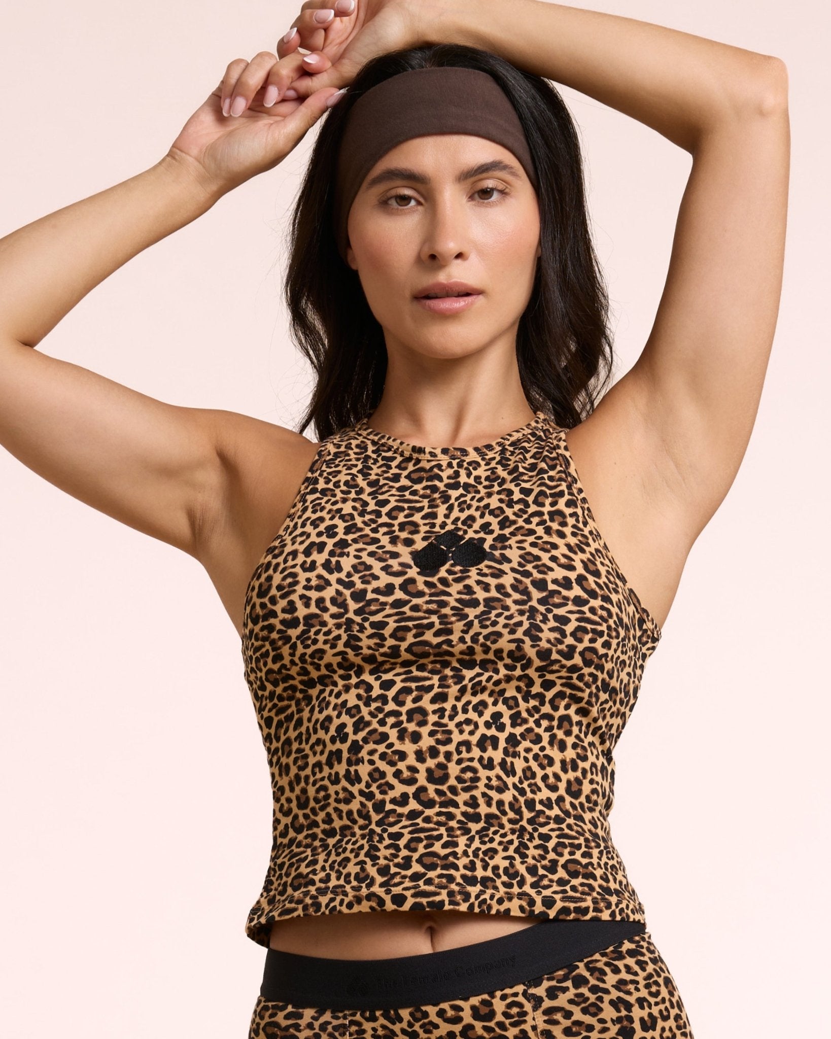 the-female-company-tanktop-sleep-bio-baumwolle-enganliegend-schwarz image 4