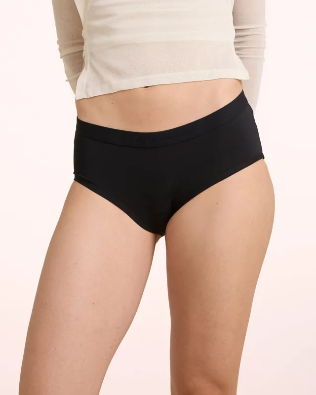 the-female-company-extra-strong-hipster-teens-black-periodenslip image 1