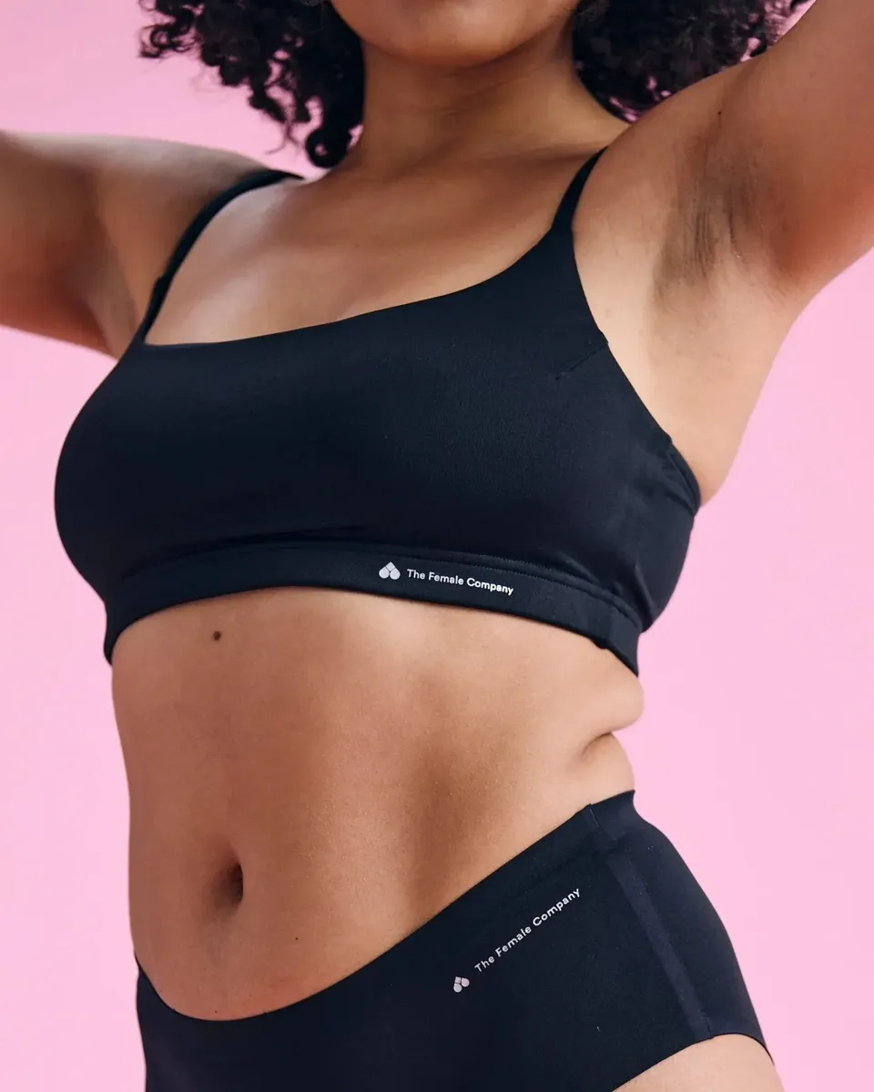the-female-company-bralette-seamless-schwarz image 1