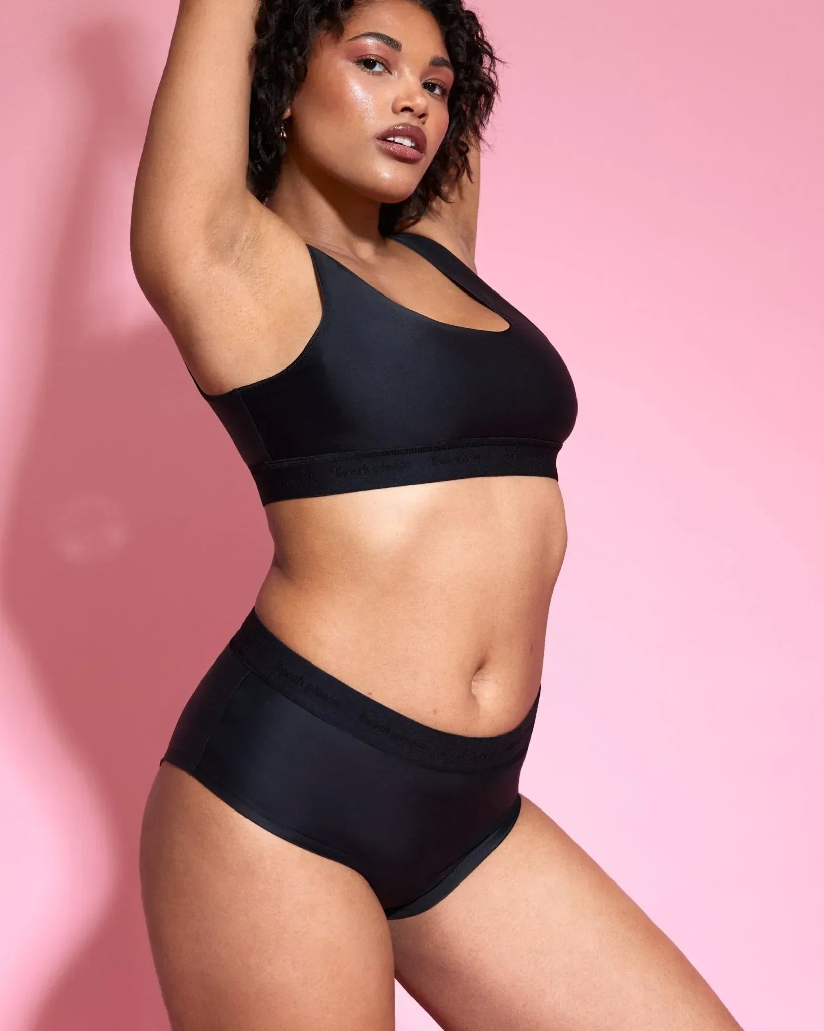 the-female-company-set-perioden-bikini-hipster-performance-bikinitop-period-swim image 3